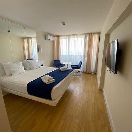 Orbi City Land Apartment Batumi Bagian luar foto