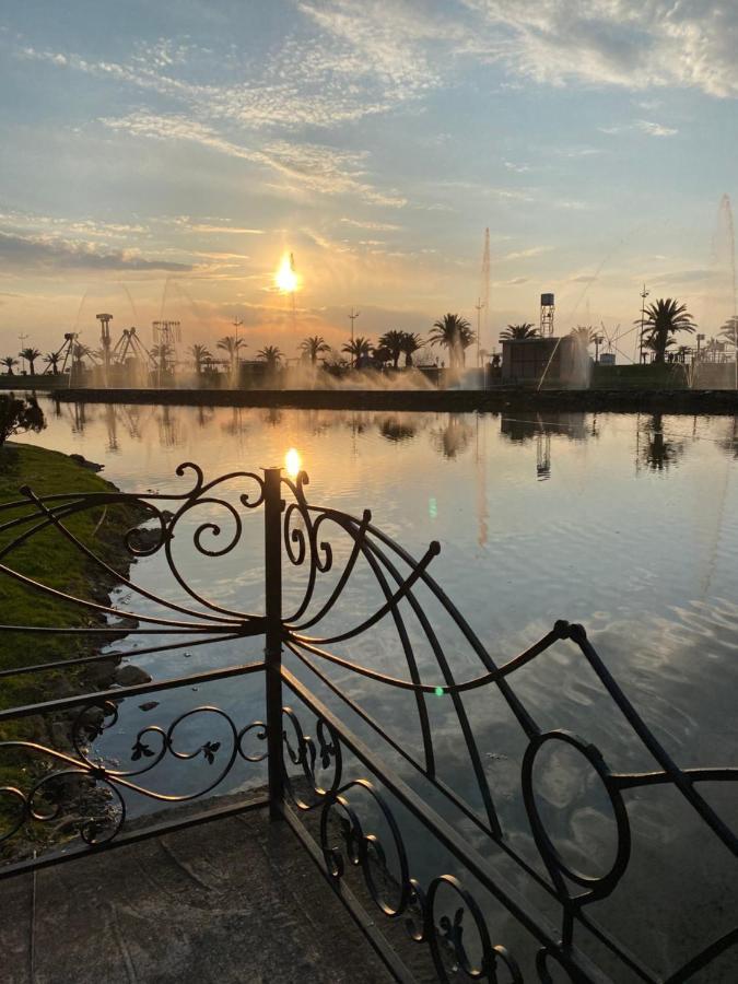 Orbi City Land Apartment Batumi Bagian luar foto