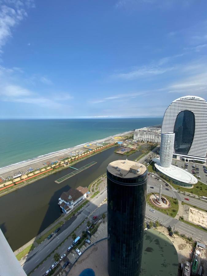 Orbi City Land Apartment Batumi Bagian luar foto
