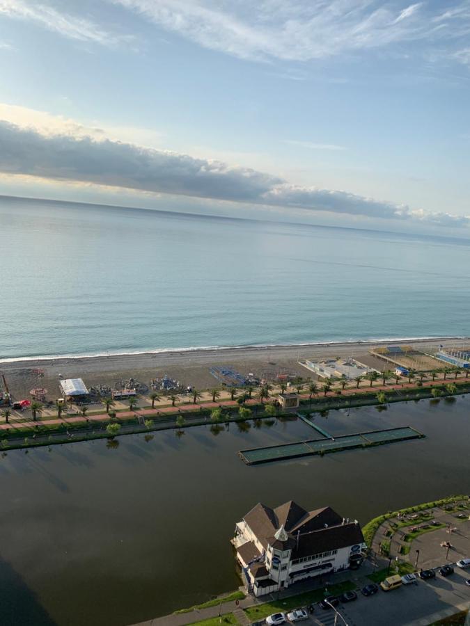 Orbi City Land Apartment Batumi Bagian luar foto