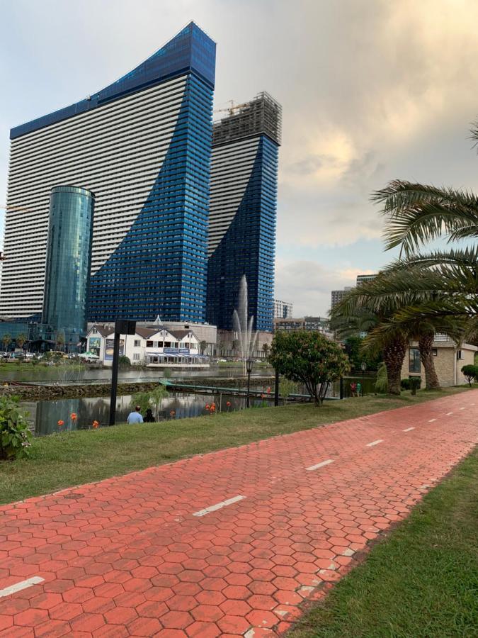 Orbi City Land Apartment Batumi Bagian luar foto