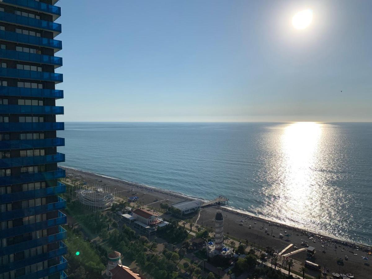 Orbi City Land Apartment Batumi Bagian luar foto