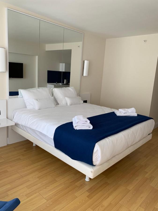 Orbi City Land Apartment Batumi Bagian luar foto